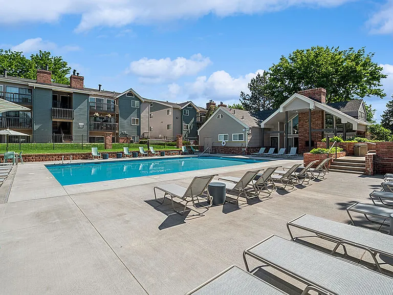 Rock Peak on Sunset Apartments — Photo 5