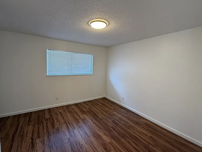 927 Fitzuren Rd #H — Photo 2