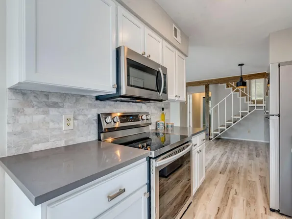 6910 Hart Ln APT 805, Austin, TX 78731