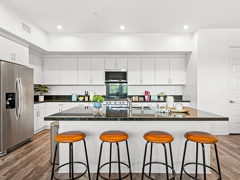 1318 S Urbana St — Photo 4