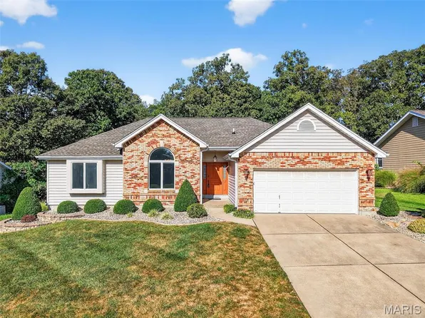 817 Lauralee Dr, O'Fallon, MO 63366