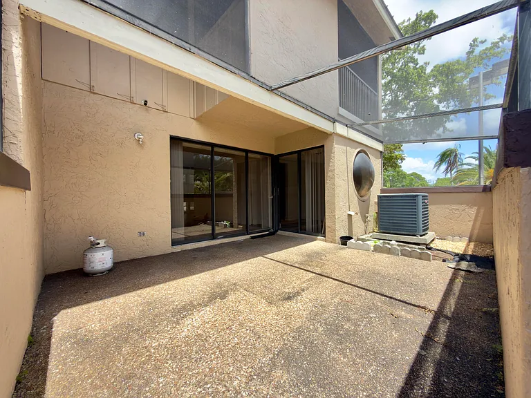 11698 NW 20th Dr — Photo 32