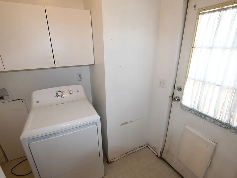 1743 W Mikey Dr — Photo 18