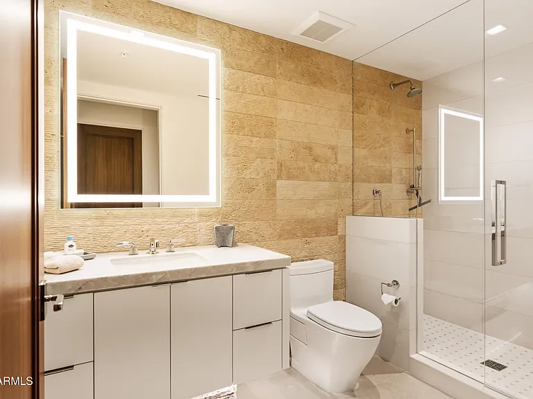 6587 N Palmeraie Blvd #2014 — Photo 25