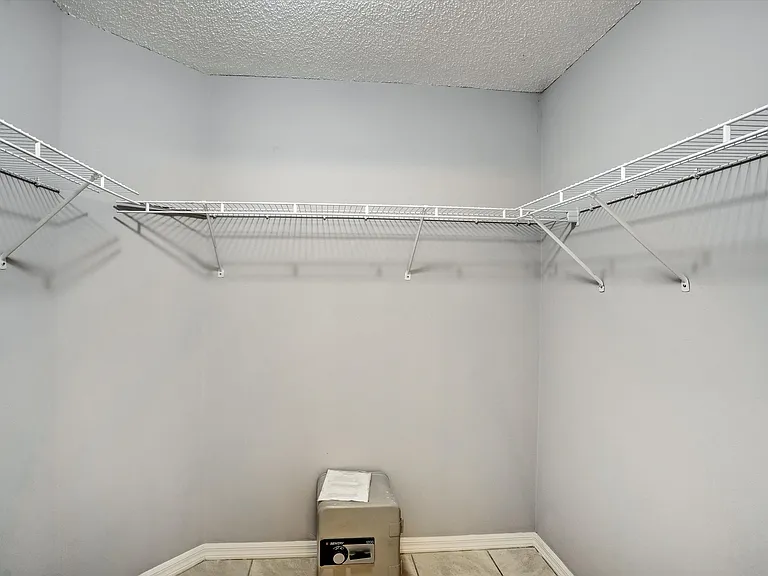 1033 Lake Davenport Blvd — Photo 15