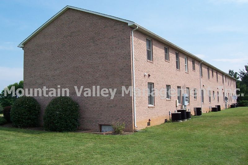 2nd image of 1374 Reservoir St APT G