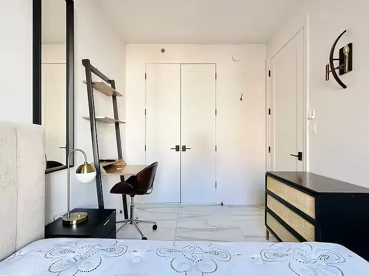 Bedroom - 987 Willoughby Ave #1E-152