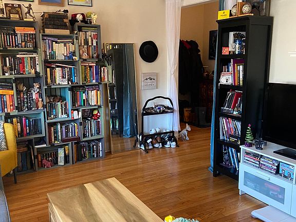 2nd image of 2057 W Cuyler Ave #3