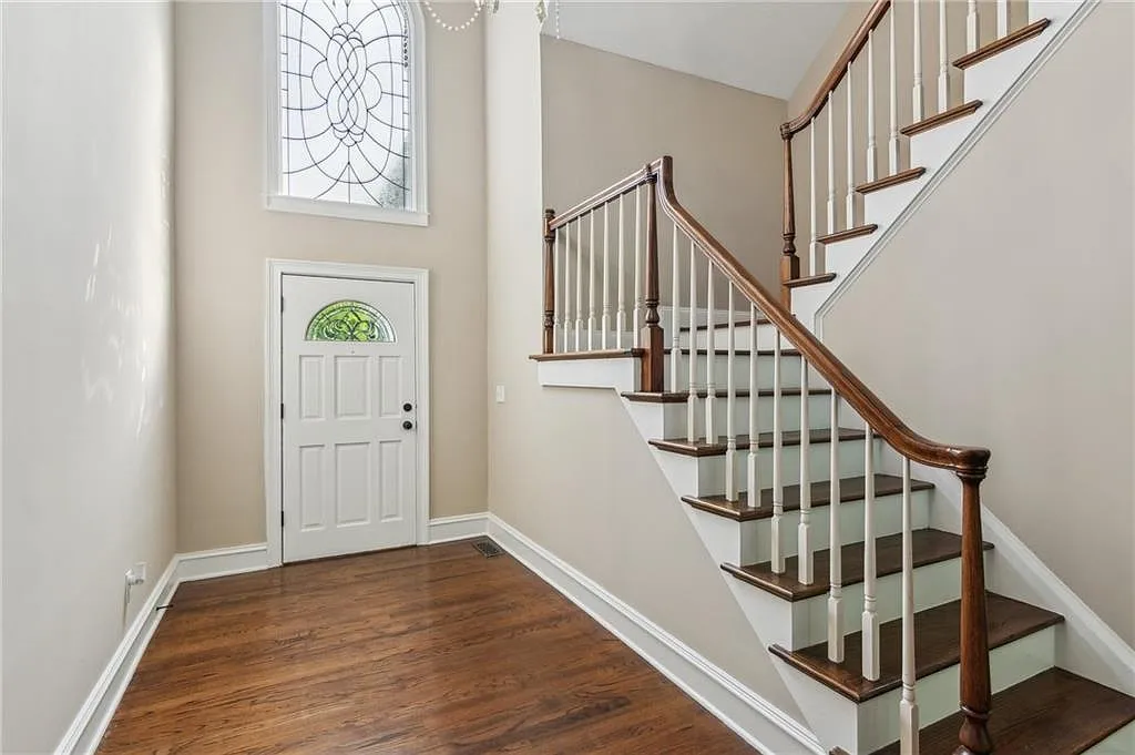 5 bed, 6.0 bath, 3414 sqft, $8,000 — Photo 4