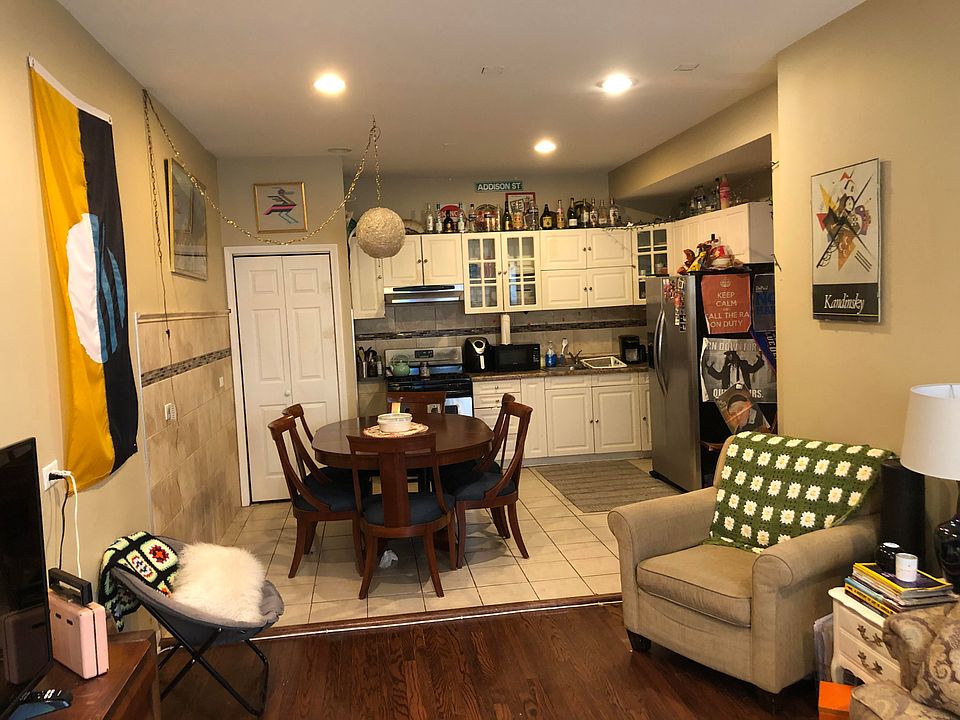 1st image of 629 W Stratford Pl #1