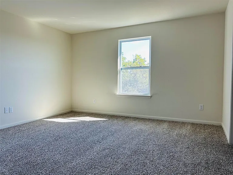 229 Marsh Ln — Photo 7