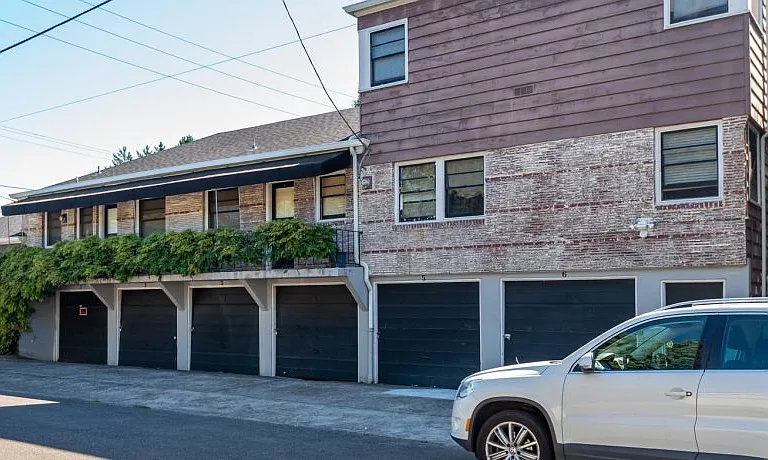2500 NE Weidler St — Photo 22