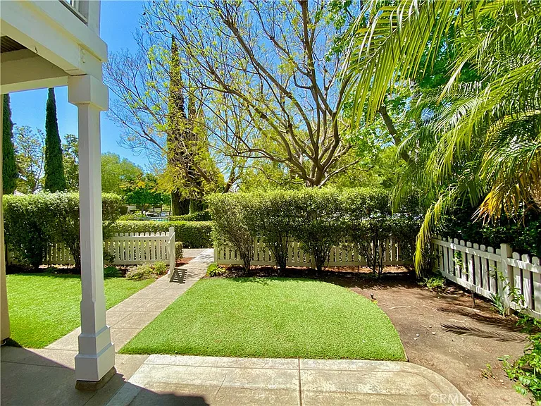 13070 Arborwalk Ln — Photo 4