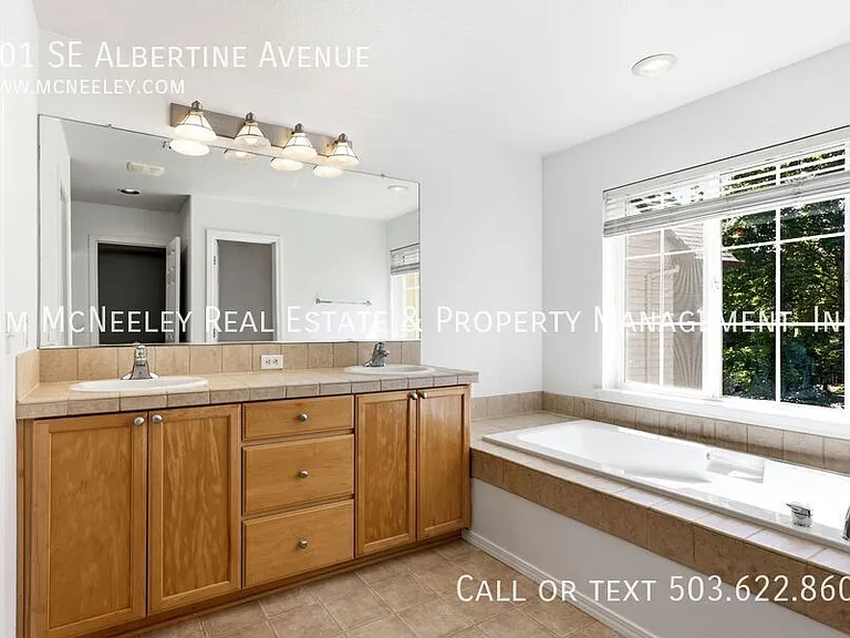 901 SE Albertine St — Photo 24
