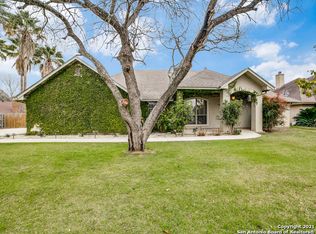 106 Rock Dove Ln, Mc Queeney, TX 78123