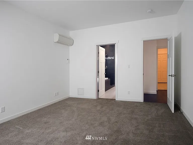 116 S 42nd St — Photo 11