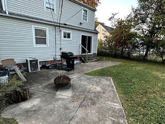 4th image of 161 Parkwood Ave