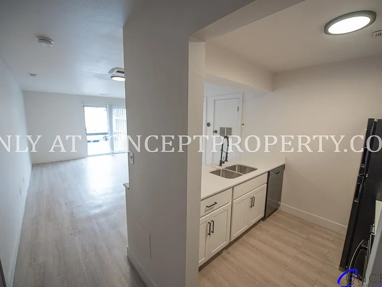 Lofts on 5th — Photo 39