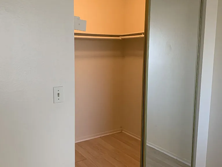 13415 Doty Ave — Photo 27