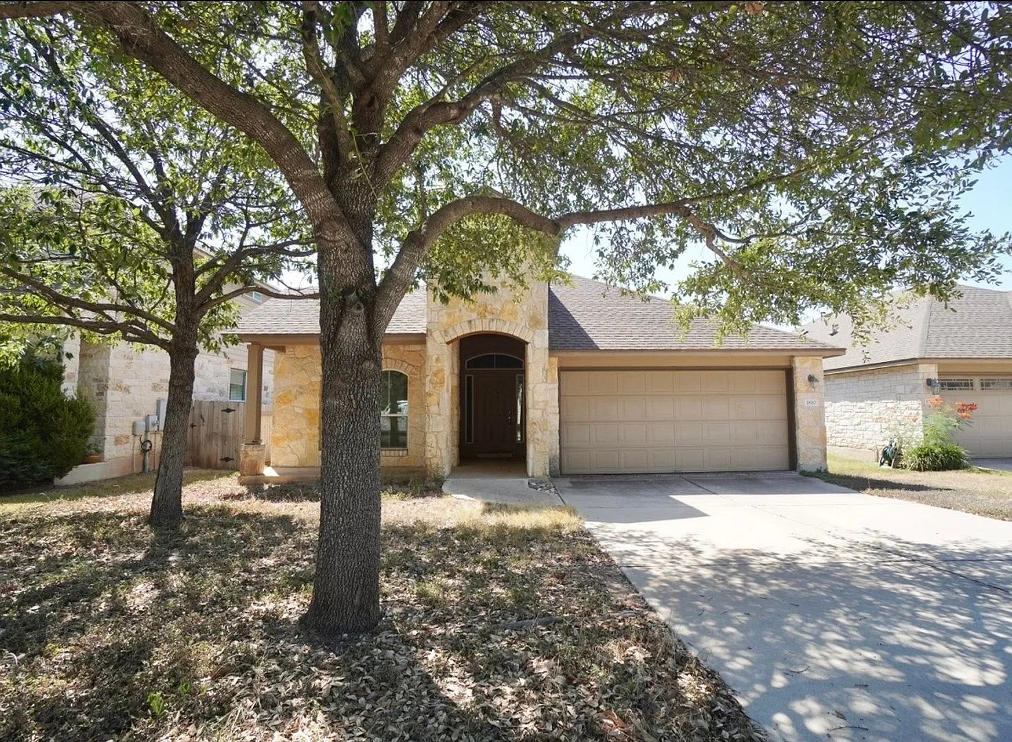 Charming 3 BR / 2 BA Cedar Park Home with Expansive Fenced Backyard — Photo 1