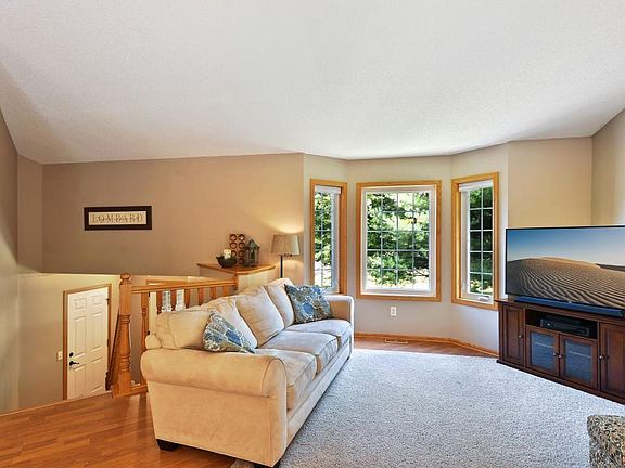 5th image of 31660 Elmwood Trl