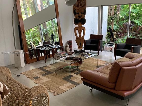 4th image of 2485 Inagua Ave