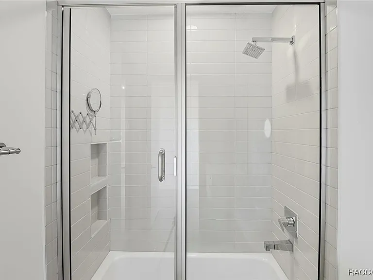 302 SE Broadway St #460 — Photo 26
