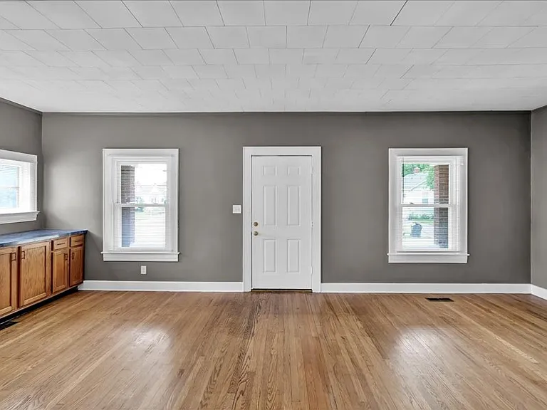 3220 Grant Ave — Photo 8