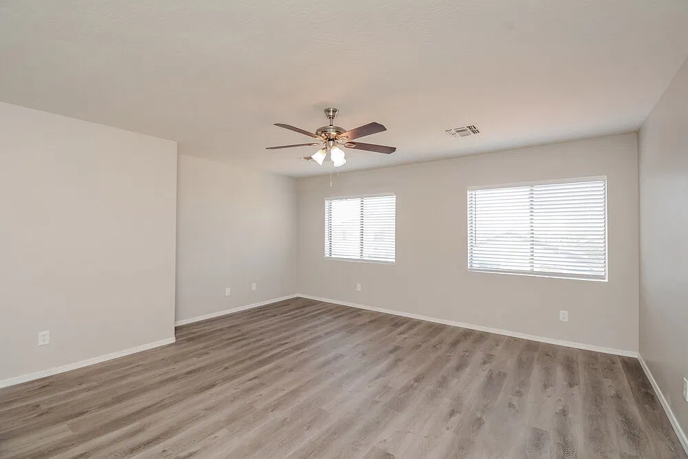 4 bed, 2.0 bath, 1978 sqft, $2,140 — Photo 4