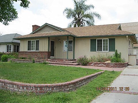 1st image of 695 Elaine St