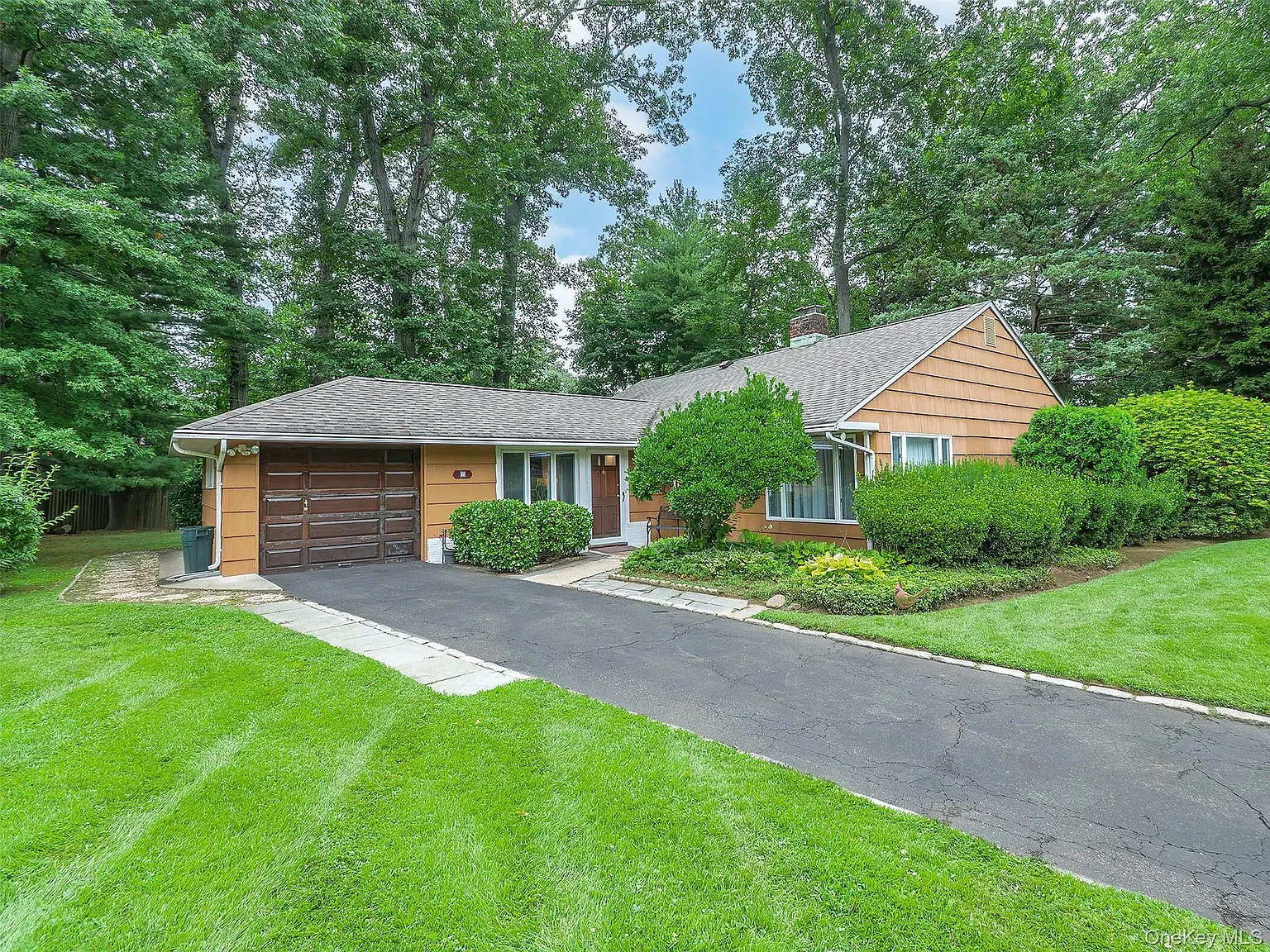 3 bed, 1.5 bath, 1100 sqft, $4,500 — Photo 2