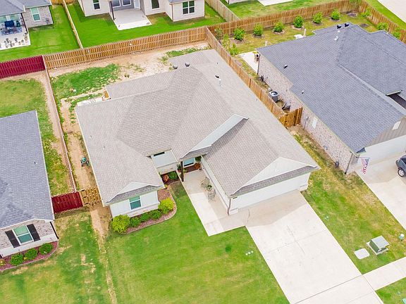 4th image of 1702 Tres Dr