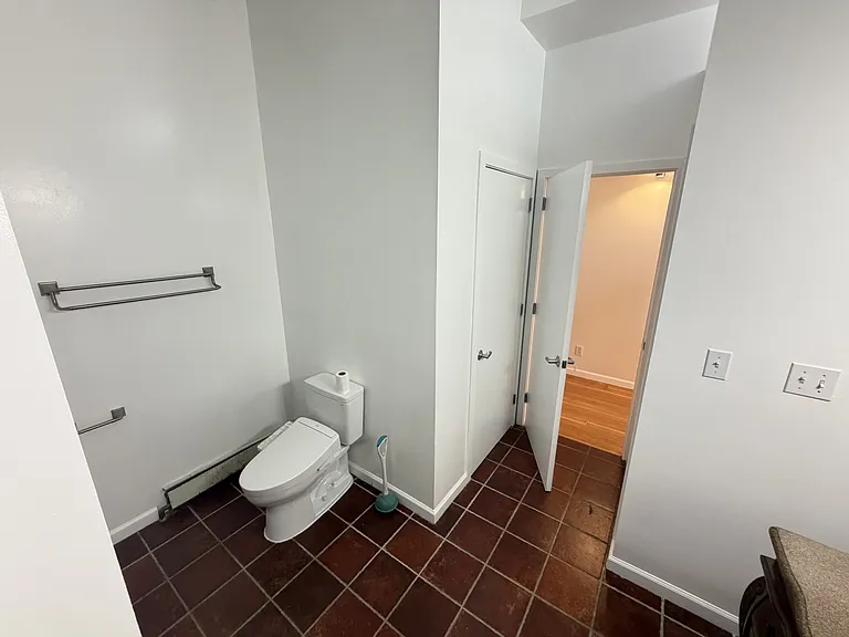 1018 4th Ave #1 — Photo 10