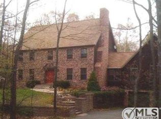 35 Oak Hill Dr, Marquette, MI 49855