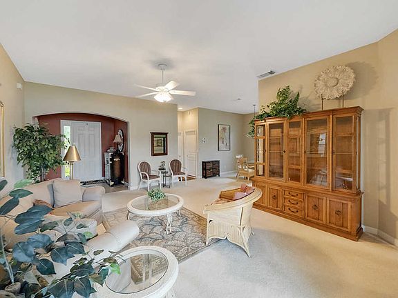 5th image of 10551 SW Westlawn Blvd