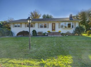 16 Deerfield Rd, Whippany, NJ 07981