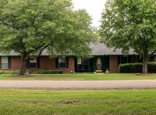 304 Josey Ln, Red Oak, TX 75154