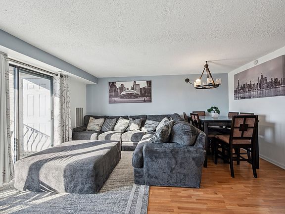 3rd image of 6950 W Forest Preserve Dr APT 204