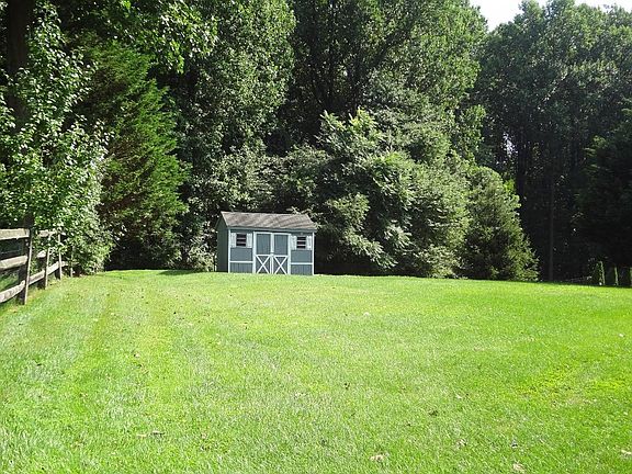 5th image of 962 Burdette Dr
