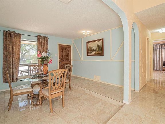 4th image of 3456 Glenwood Ln