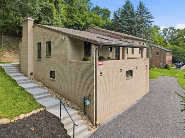 678 Smith Ln, Pittsburgh, PA 15205