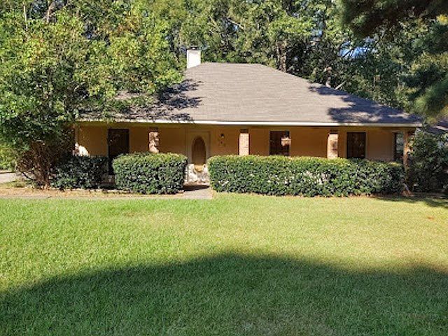 1st image of 449 NW Greenmont Dr