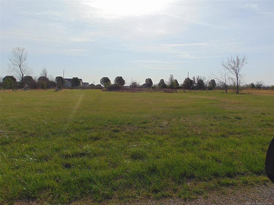 1st image of 27 Bluestem Ct