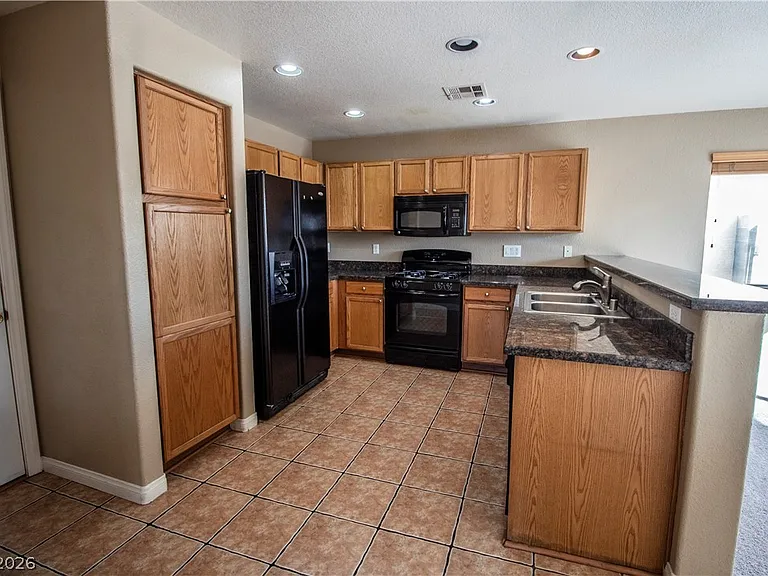 5017 Running Rapids Ave — Photo 5
