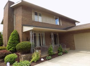 1003 Linden Dr, Jeannette, PA