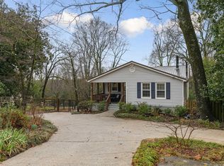 1849 Nottingham Dr, Vestavia Hills, AL 35216