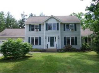66 Pilgrim Dr, Litchfield, NH 03052