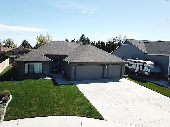 2nd image of 177 Mata Rd