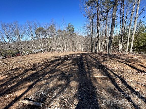 3rd image of 182 Hidden Brook Dr