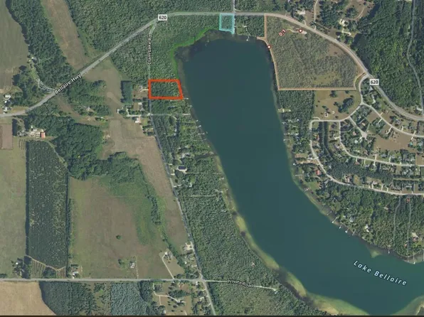 Clam Lake Dr, Bellaire, MI 49615